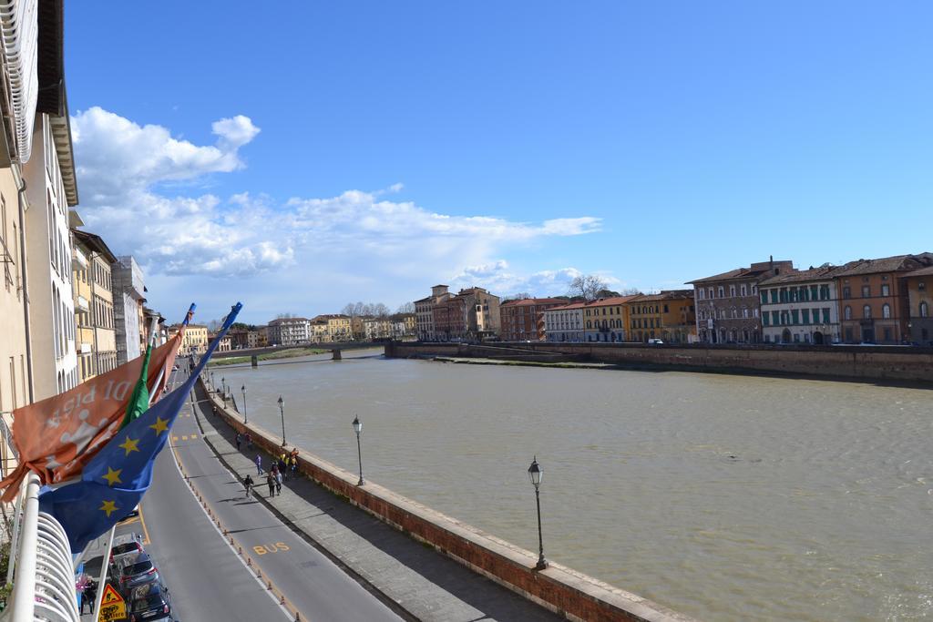 You & Me Pisa Luaran gambar