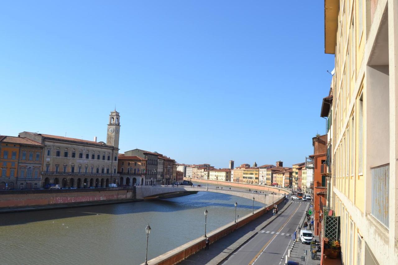 You & Me Pisa Luaran gambar