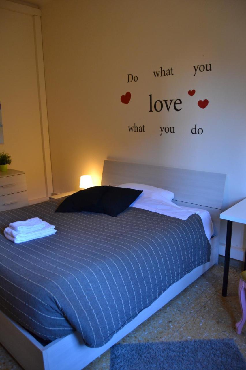You & Me Pisa Luaran gambar
